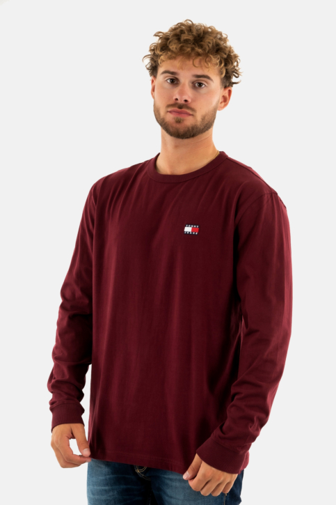 Tee shirt manches longues tommy jeans reg badge vlp deep rouge main product photo
