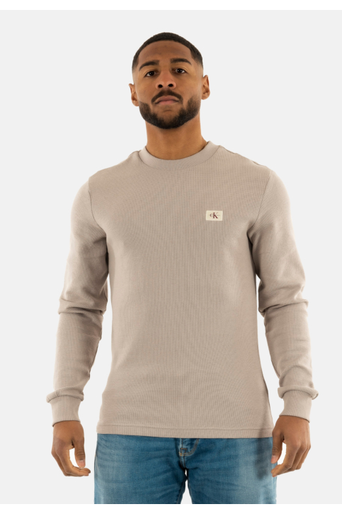 Tee shirt manches longues calvin klein jeans woven label waffle pan atmosphere main product photo