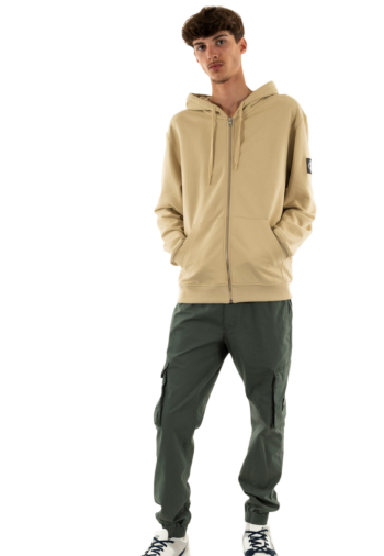 Sweat calvin klein jeans badge zip through rae pale khaki