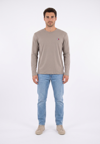 Tee shirt manches longues tommy jeans reg badge pke limestone dust