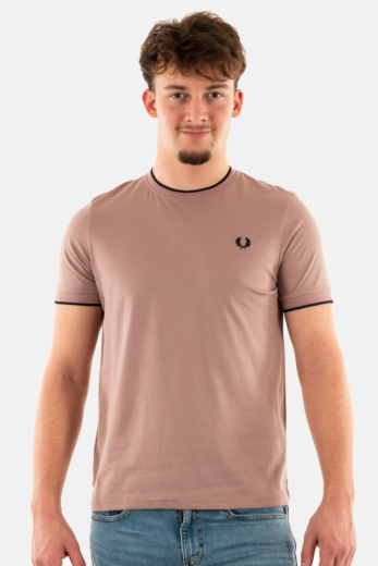 Tee shirt fred perry m1588 u89 dkpink/dustro/bk