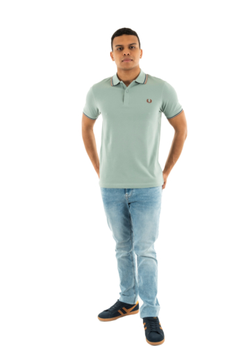 Polos fred perry mm3600 y26 slvrbl/tnsbl/cnm