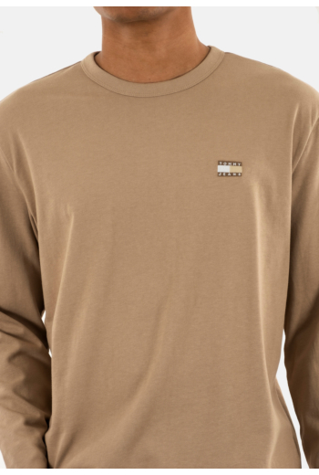 Tee shirt manches longues tommy jeans reg badge 0hd coastal taupe tonal